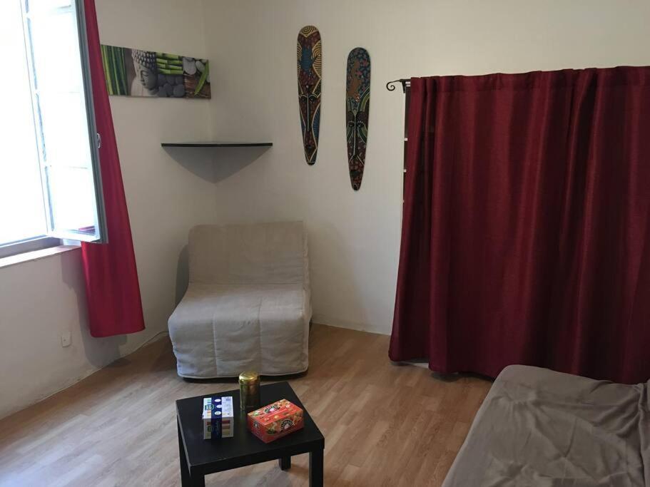 Jolie Studio Dans Le Centre Historique De Narbonne Apartamento Exterior foto